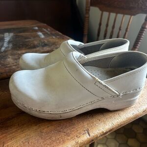 Dankso white clogs